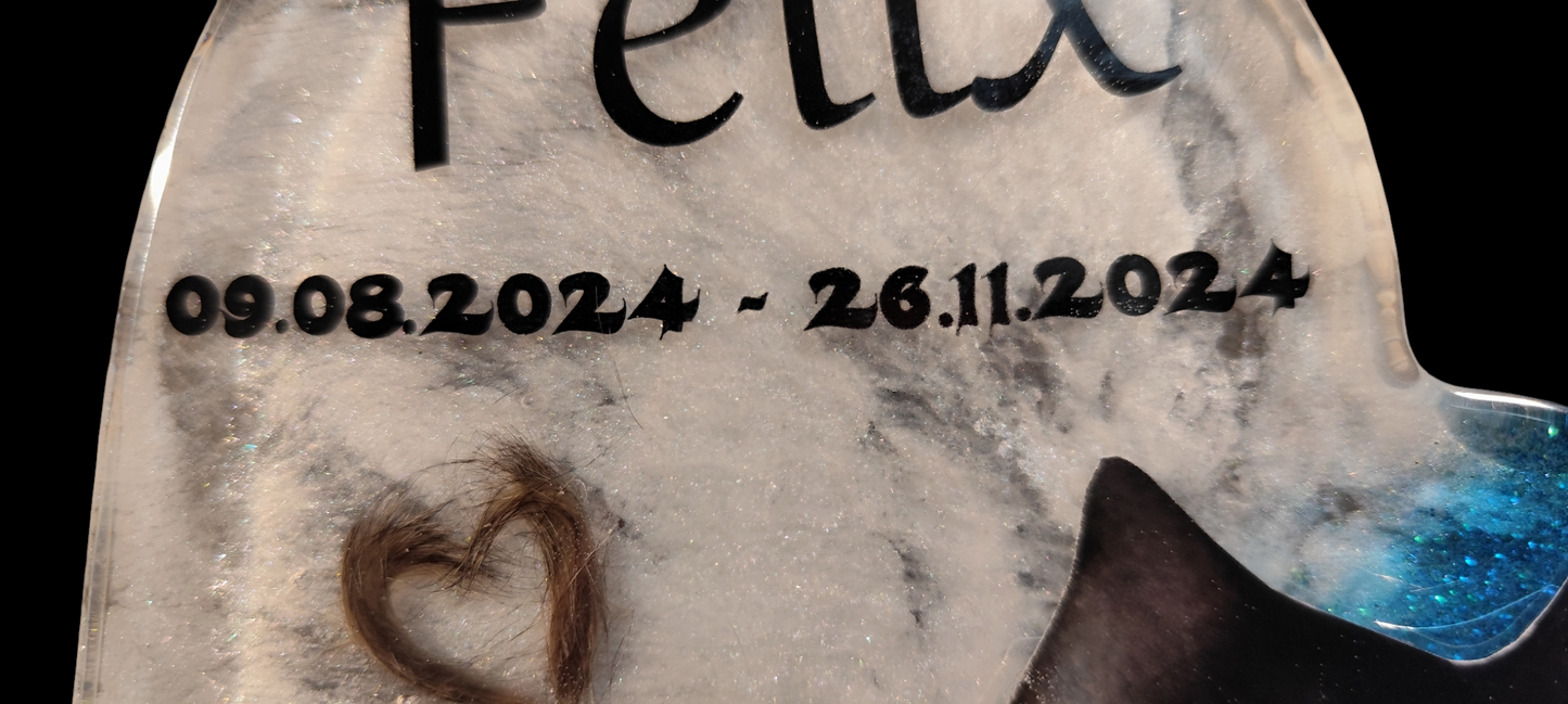 Heart to display with hair, tooth, ashes or claws, photo of your pet as a keepsake