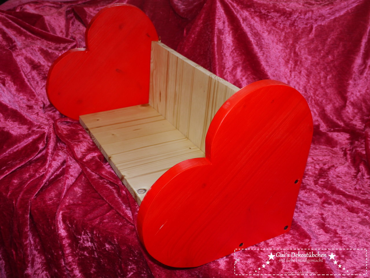 Kitchen shelf wall shelf shelf kitchen storage heart red