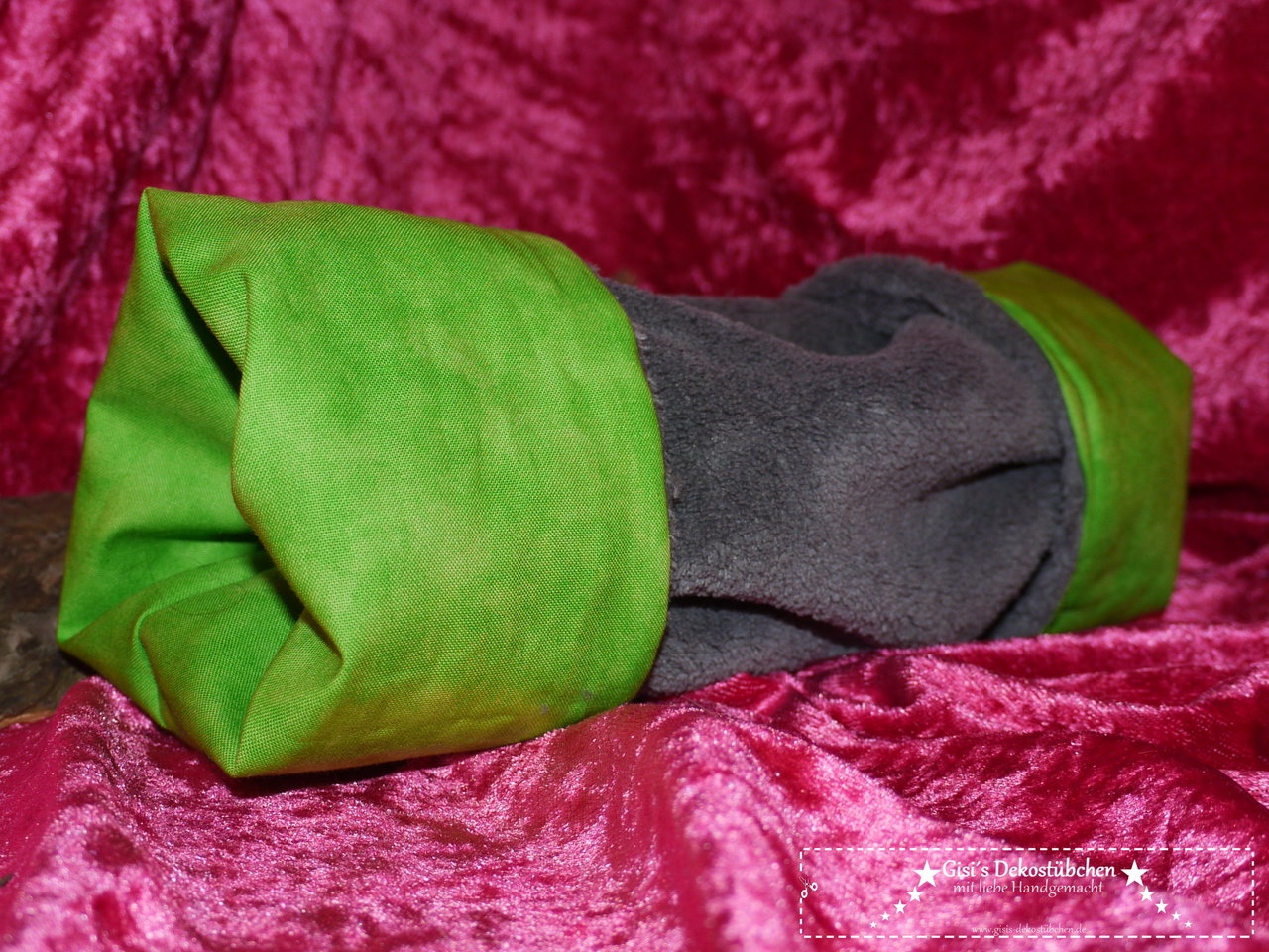 Cuddly roll in your desired color for rats