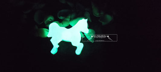 Horse magnet, glow-in-the-dark, custom colors