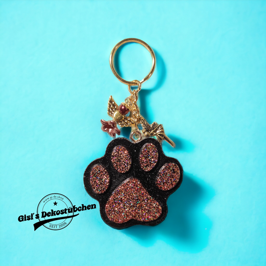 Resin keychain paw
