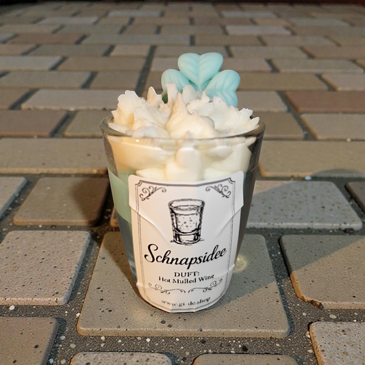 Crazy idea: Candle in a shot glass made of soy wax – Fun New Year's Eve gift idea with your choice of scent & lucky clover