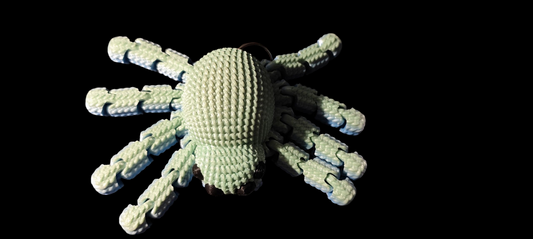 3D printed spider “knitted” as a keychain – PLA – custom color possible – approx. 14x12x3 cm
