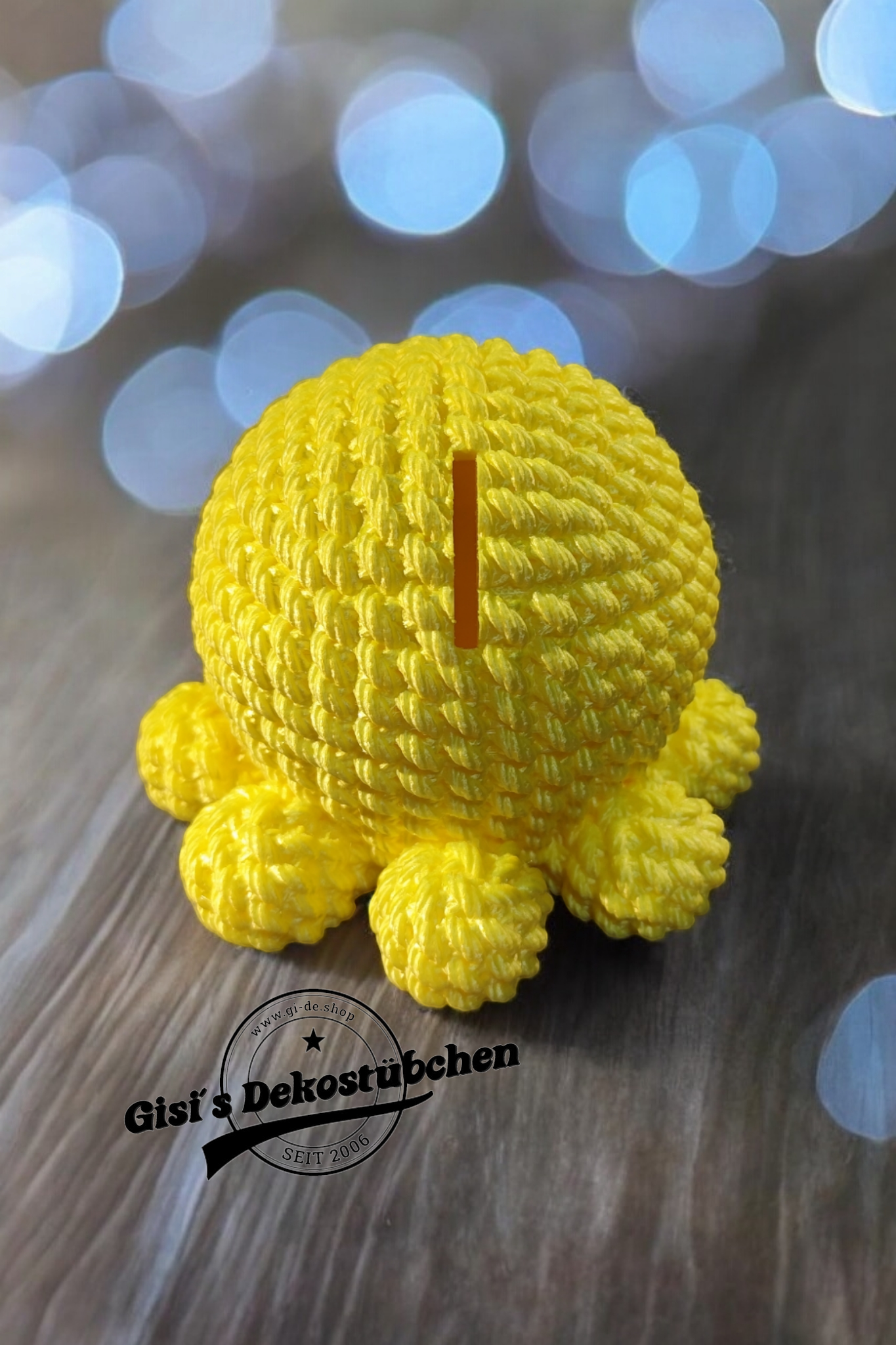 3D printed octopus money box in wool look