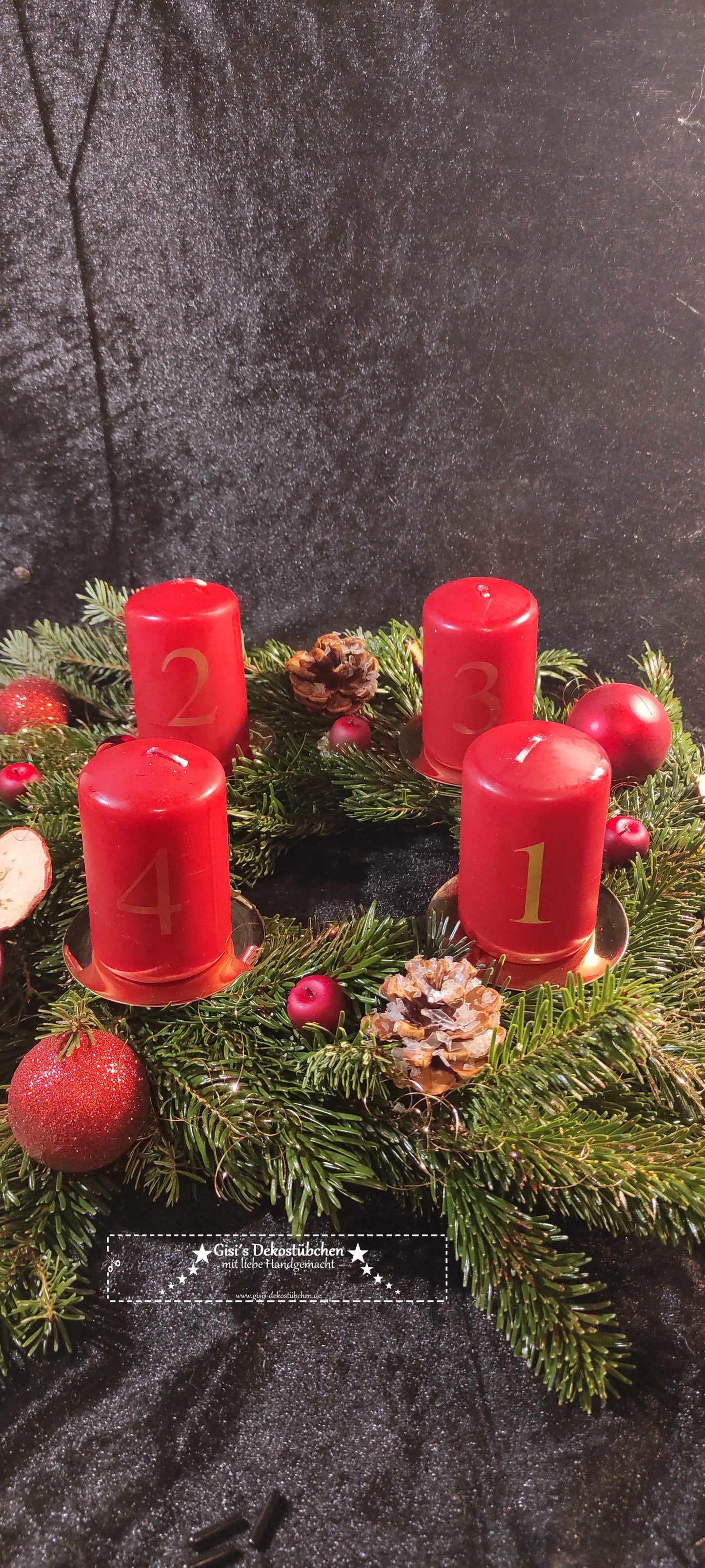 Advent wreath freshly tied red, natural 