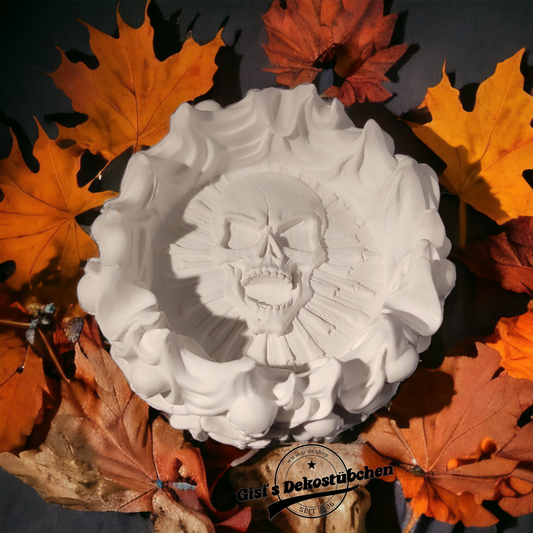 Ashtray with skull
