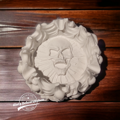 Ashtray with skull