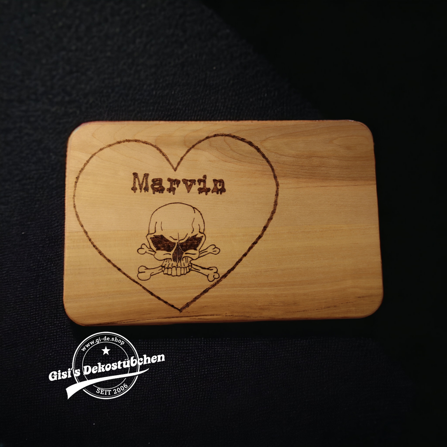 Wooden plaque with engraving: name or desired motif 