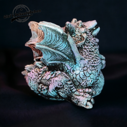 Dragon statue, the guardian of light