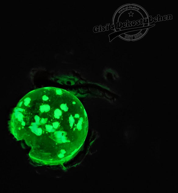 Dragon statue, the guardian of light