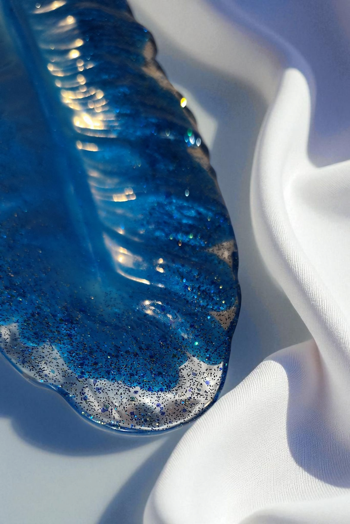 "Feather-light resin bowl – your glossy bowl in your desired colors"