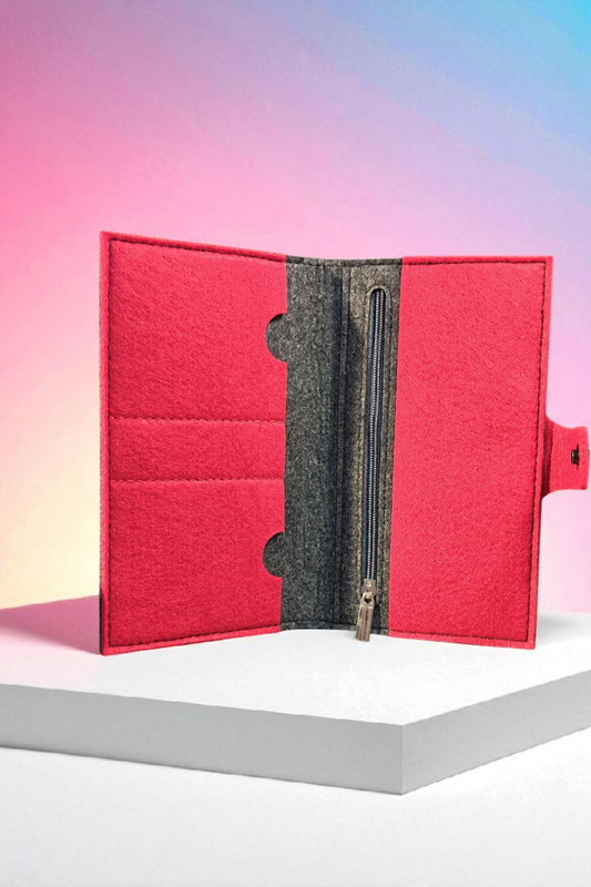 Felt wallet 16.3 x 9.5 cm – according to your wishes – 4 interior colors – card slots &amp; coin pocket