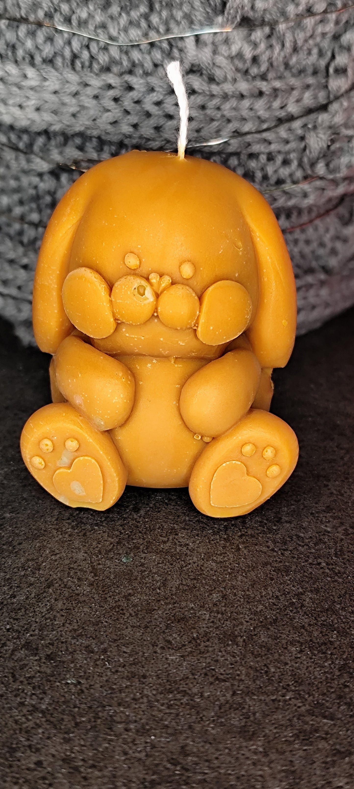 Rabbit candle with heart paws – handmade from soy wax – 6 × 5.5 × 5 cm