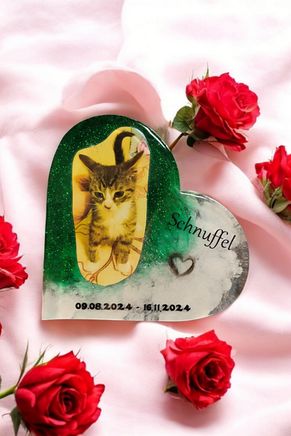 Heart to display with hair, tooth, ashes or claws, photo of your pet as a keepsake