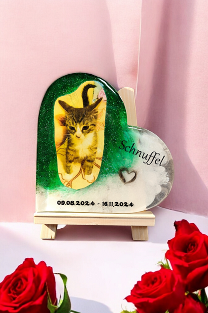 Heart to display with hair, tooth, ashes or claws, photo of your pet as a keepsake