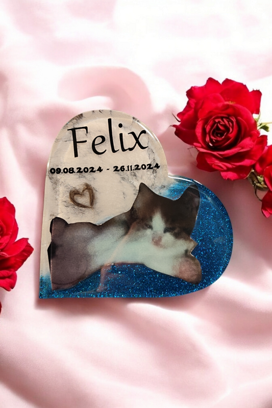 Heart to display with hair, tooth, ashes or claws, photo of your pet as a keepsake