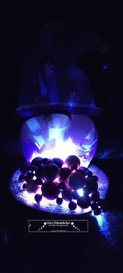 Wooden gnome winter (4 seasons) illuminated