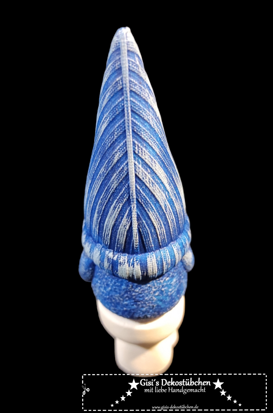 Ceramic Gnome No. 1 Dina sitting with heart Blue