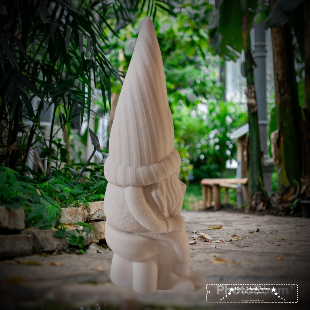 Ceramic gnome No. 1 sitting with heart