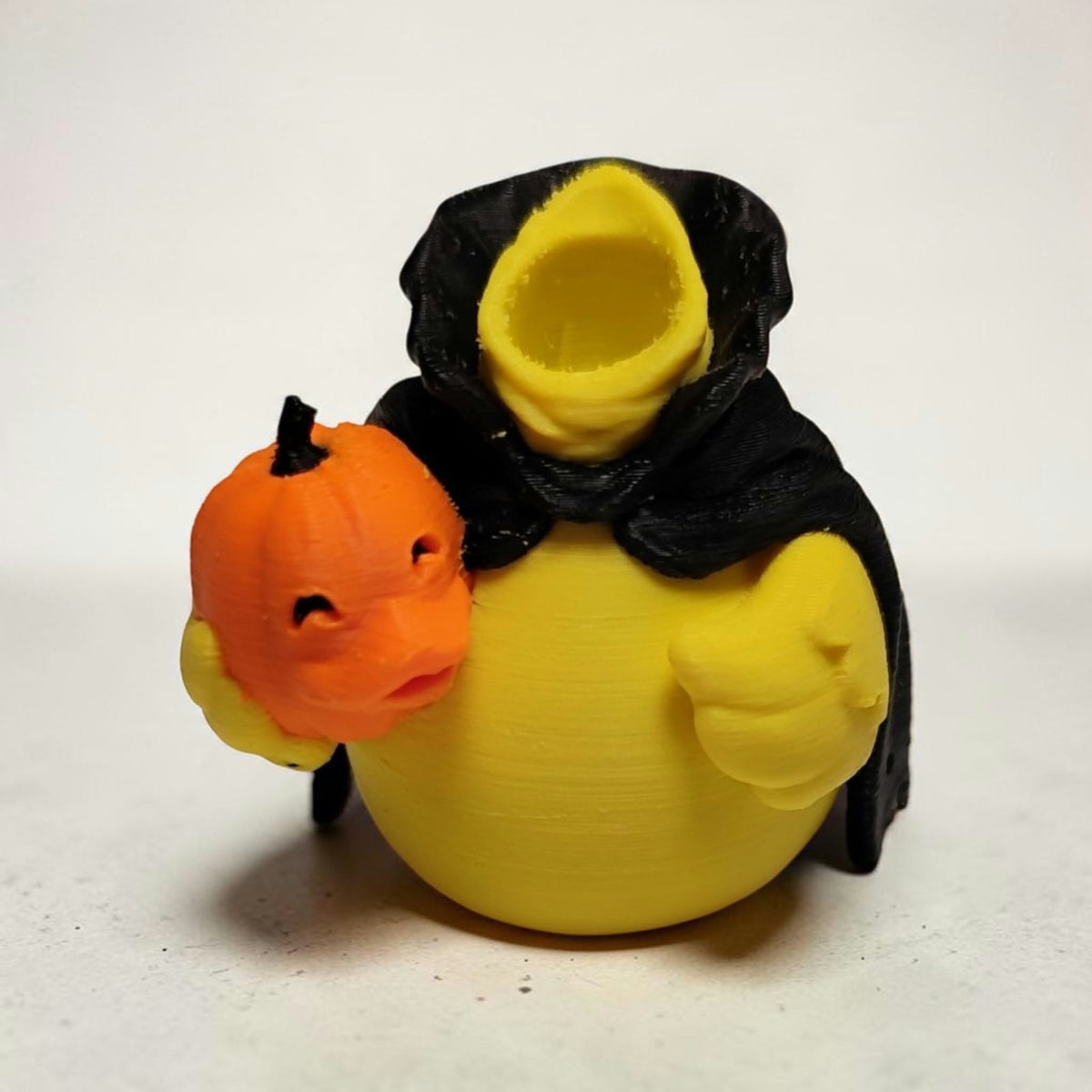 Kopflose Halloween-Ente – Gruselige Vampir-Ente mit Kürbiskopf