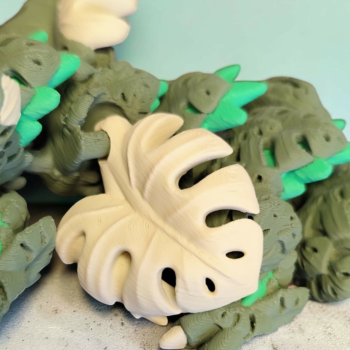 Monstera Drache XXL – Flexibler 3D-Druck Drache mit Monstera-Blättern