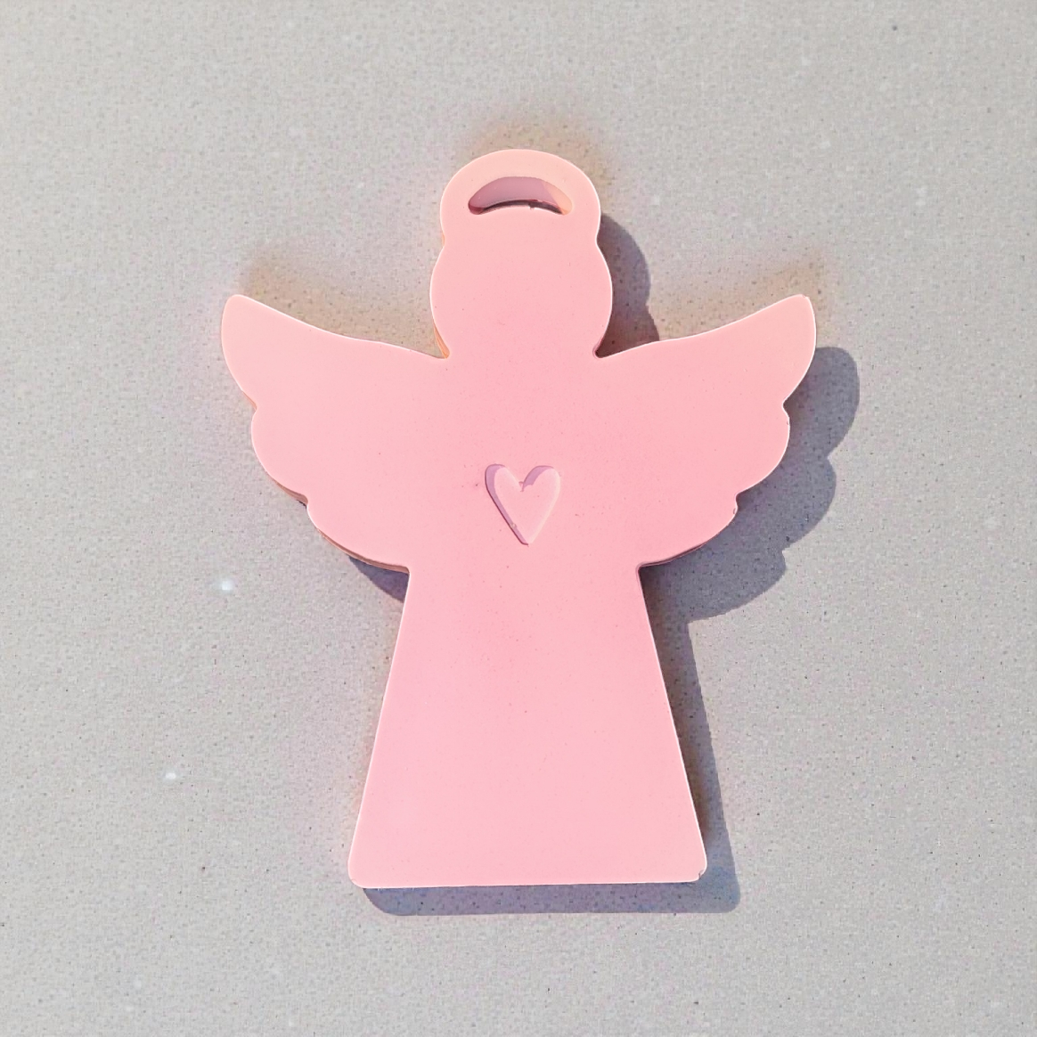 Pastel-colored ceramic angels – charming decorative angels in delicate colors