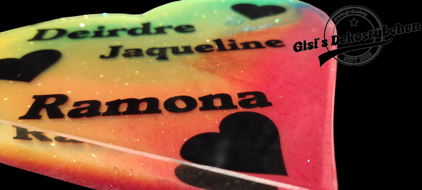 Personalized resin heart for standing