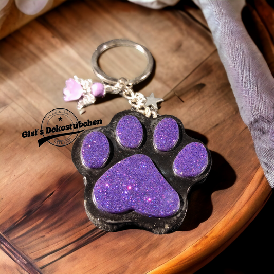 Resin keychain paw