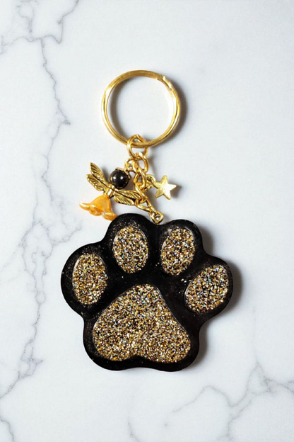 Resin keychain paw