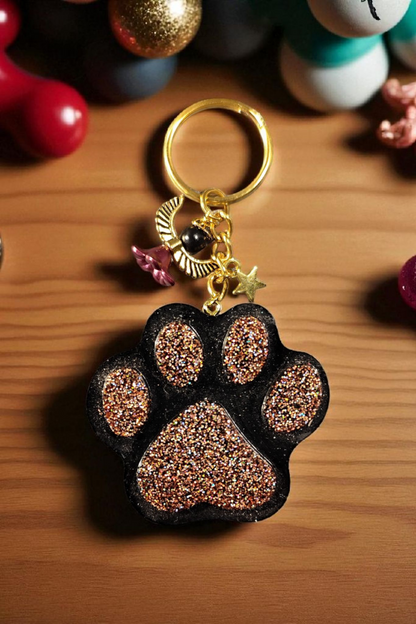 Resin keychain paw