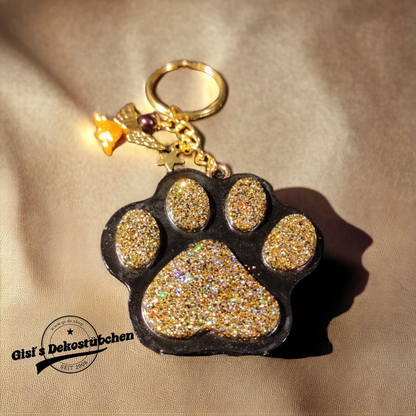 Resin keychain paw