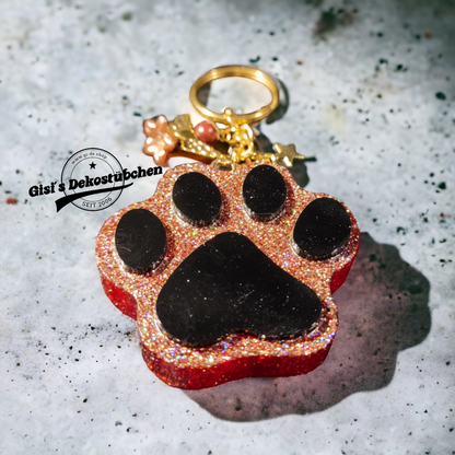 Resin keychain paw