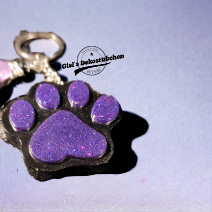 Resin keychain paw