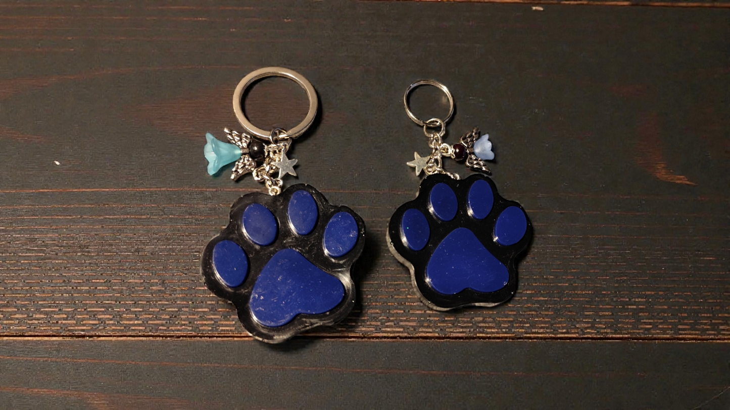 Resin keychain paw