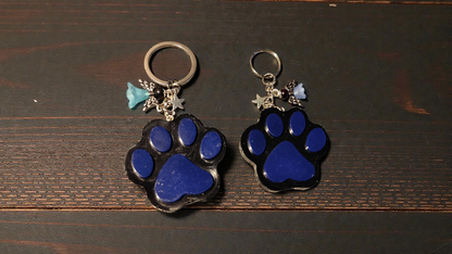 Resin keychain paw