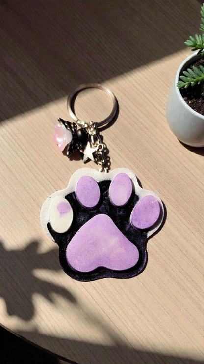 Resin keychain paw