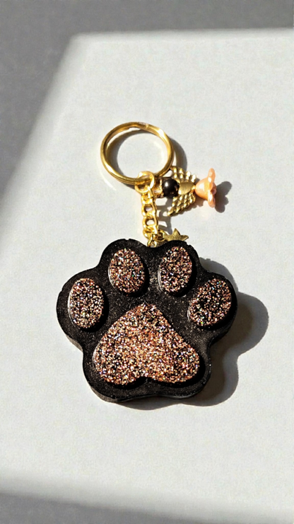 Resin keychain paw