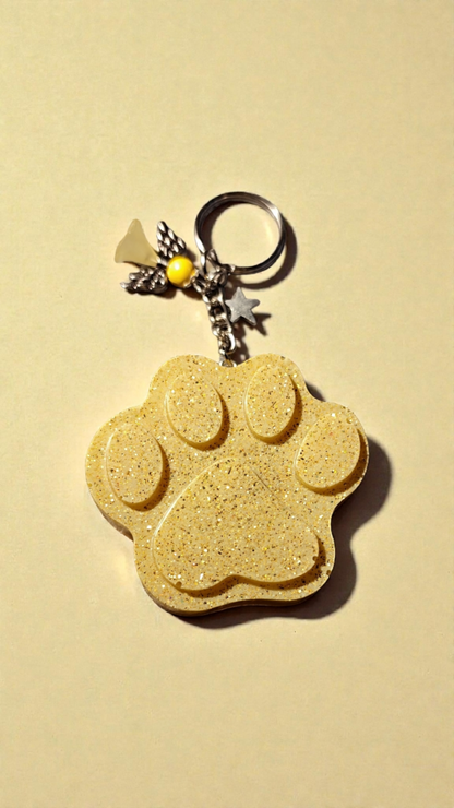 Resin keychain paw