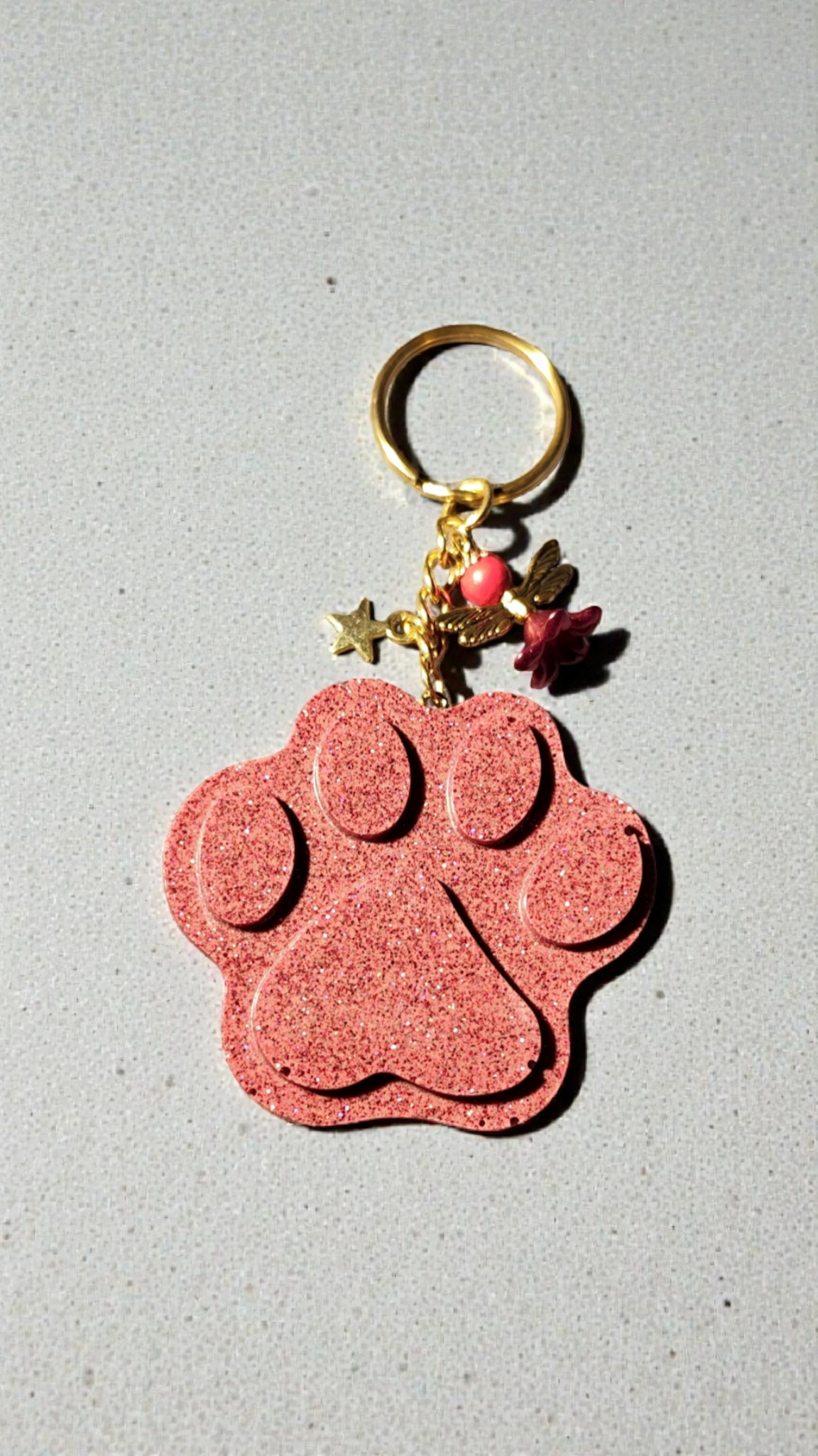 Resin keychain paw
