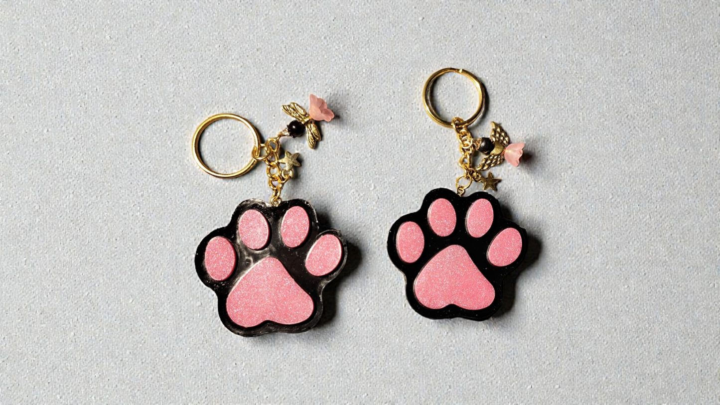 Resin keychain paw