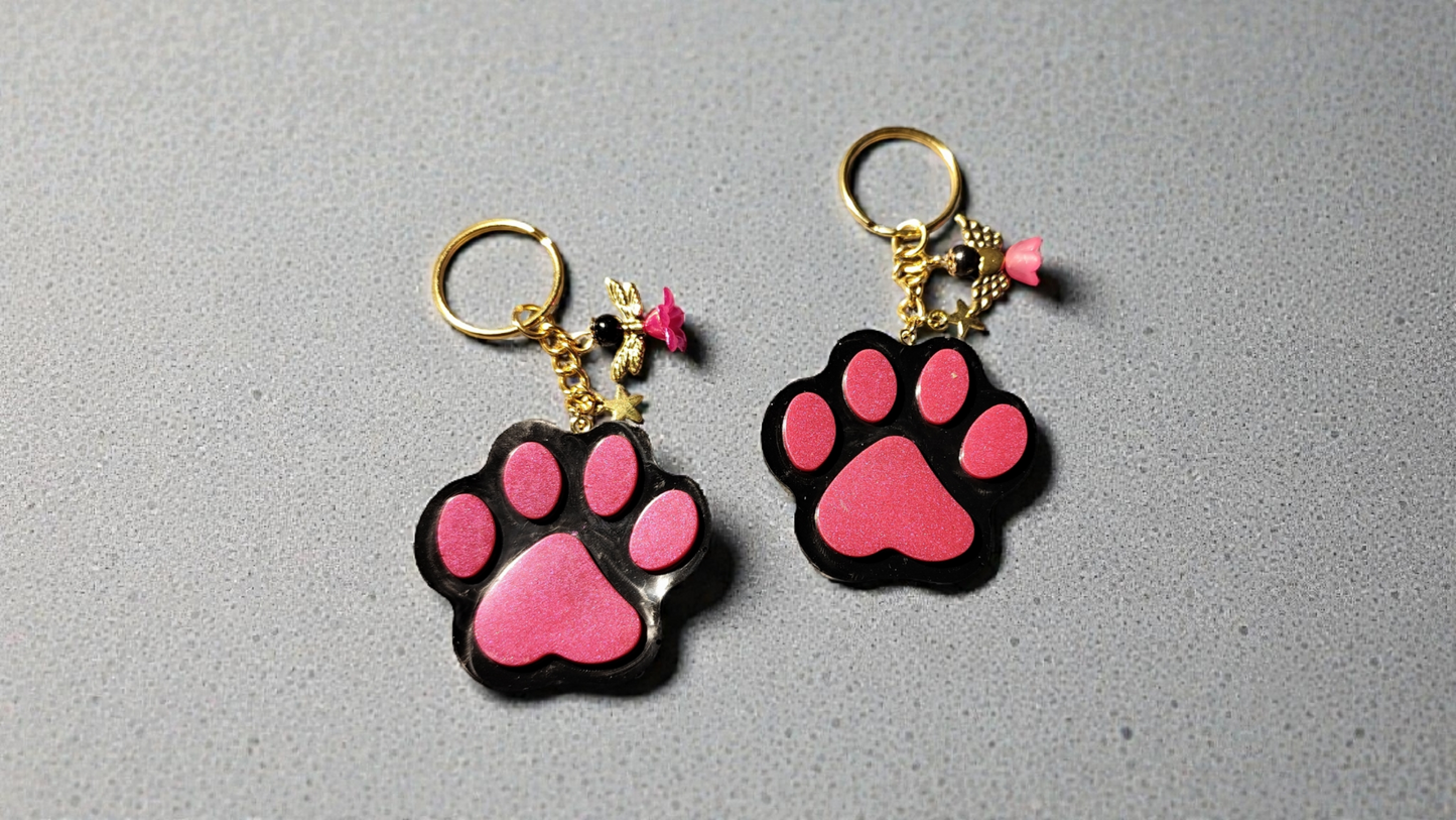Resin keychain paw