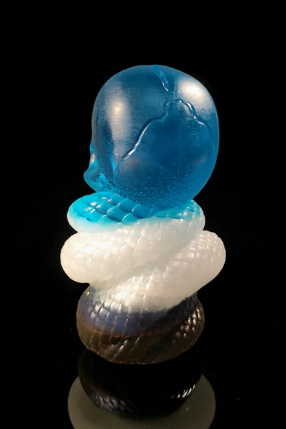 Snake skull of the shadow world – unique epoxy resin piece with glitter bite