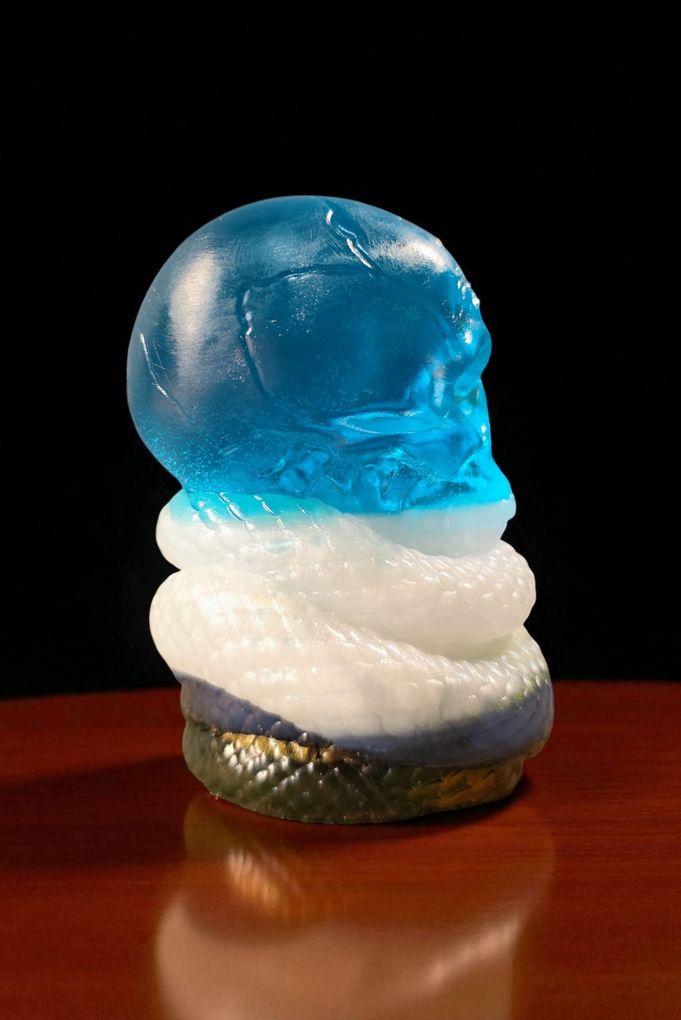 Snake skull of the shadow world – unique epoxy resin piece with glitter bite