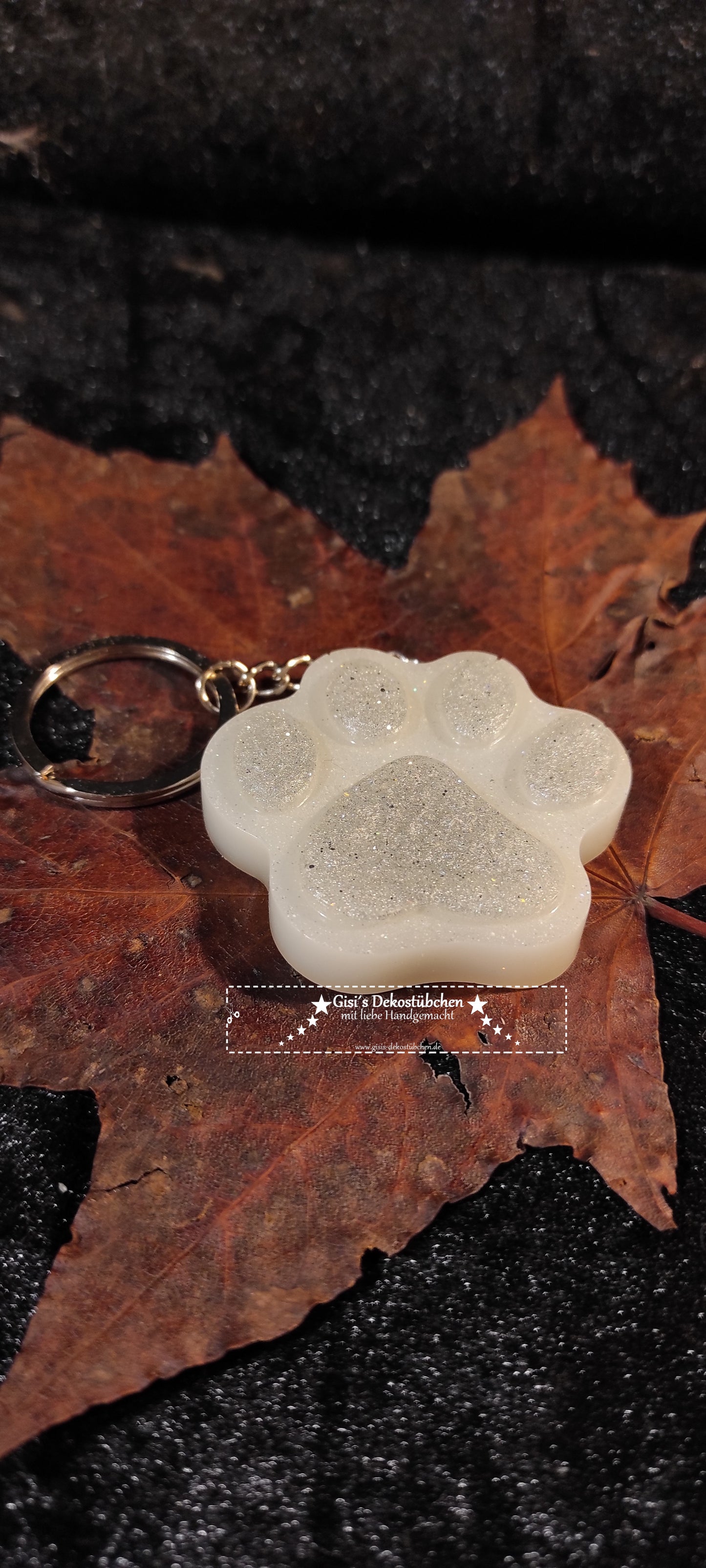Resin paw keychain with name