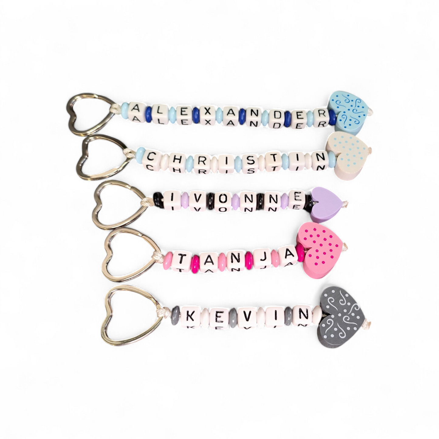 Keychains with name and heart motif in various colors 