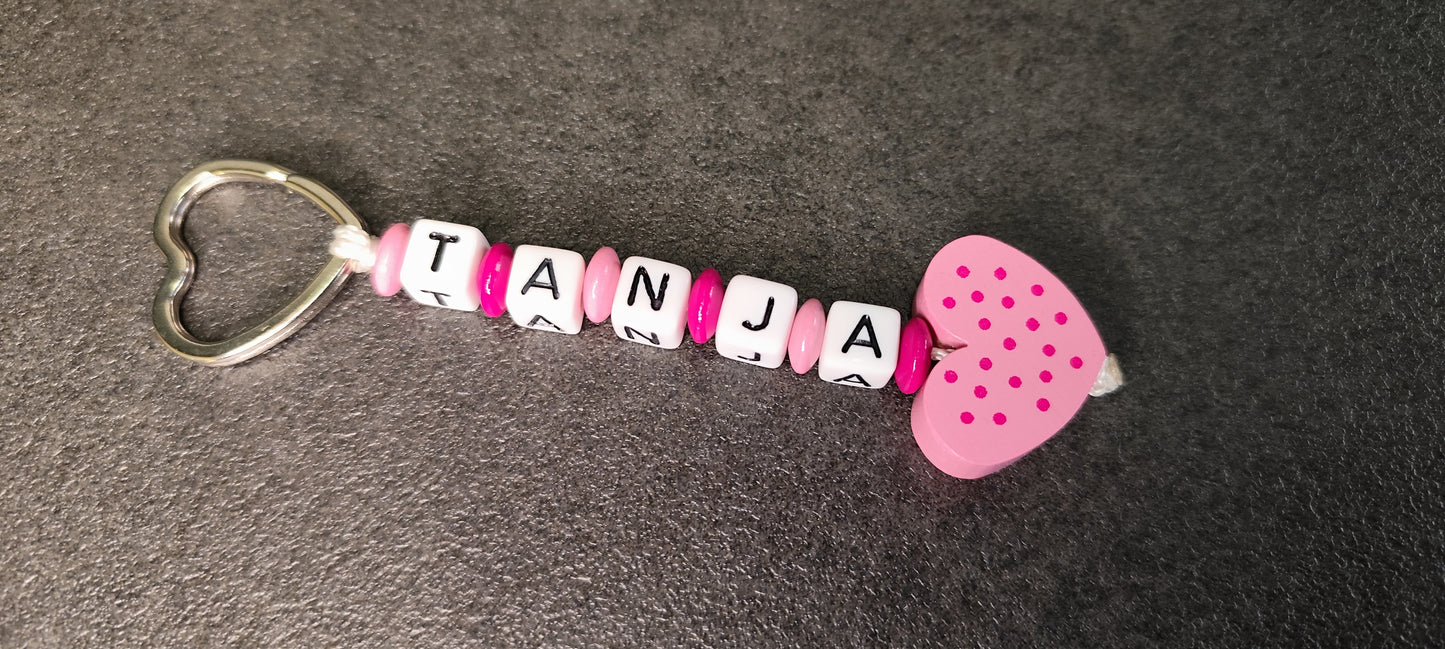 Keychains with name and heart motif in various colors 