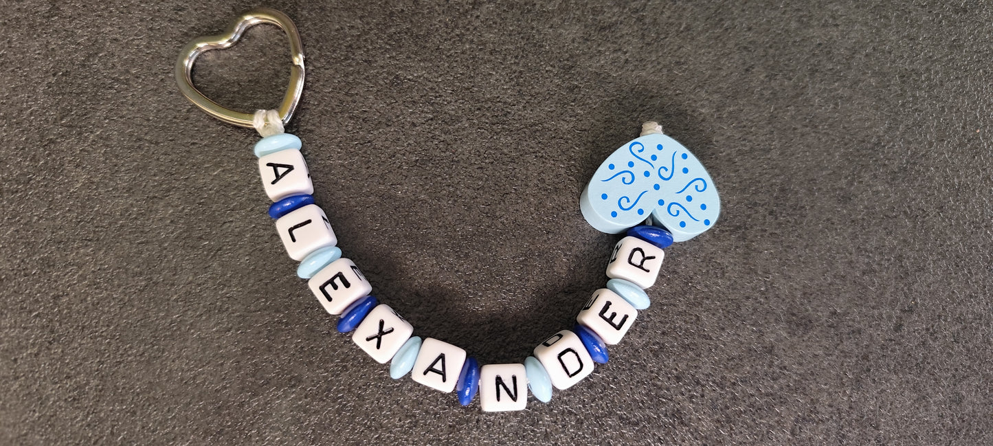 Keychains with name and heart motif in various colors 
