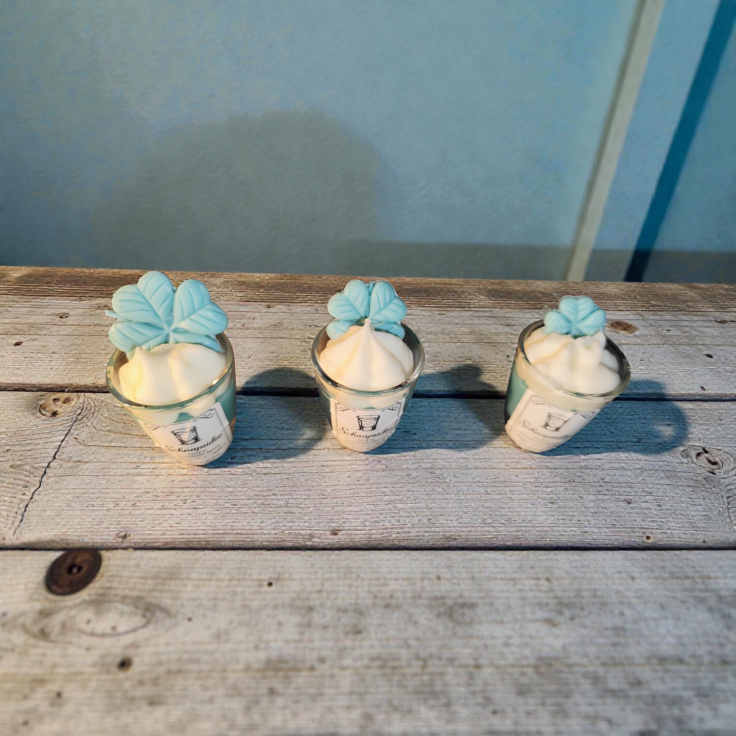 Crazy idea: Candle in a shot glass made of soy wax – Fun New Year's Eve gift idea with your choice of scent &amp; lucky clover