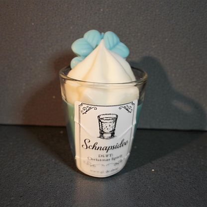 Crazy idea: Candle in a shot glass made of soy wax – Fun New Year's Eve gift idea with your choice of scent &amp; lucky clover