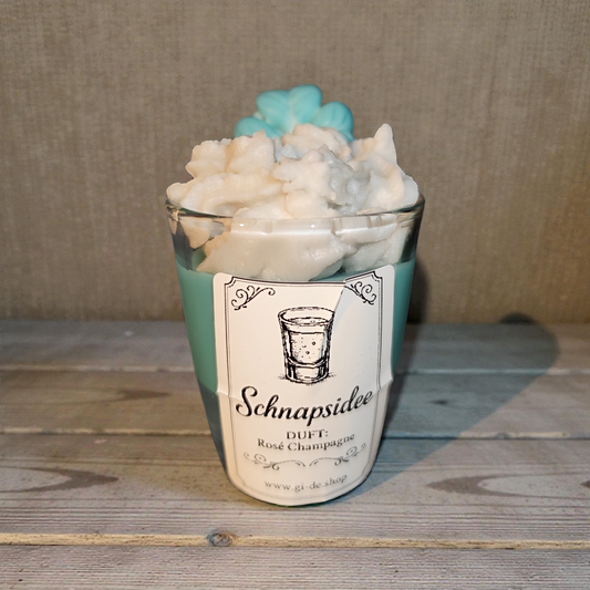 Crazy idea: Candle in a shot glass made of soy wax – Fun New Year's Eve gift idea with your choice of scent &amp; lucky clover